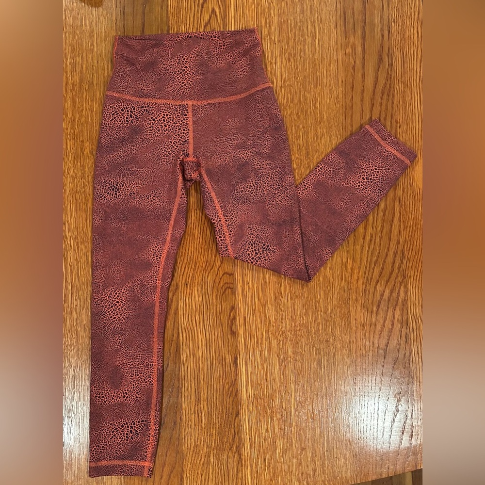 Lululemon Wunder Under High-Rise Tight 28” Giraffe Print Size 4